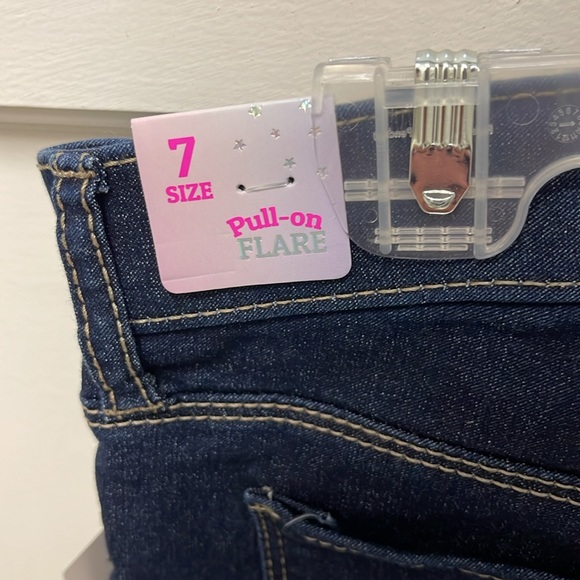 Girls YMI pull on dark wash flare jeans - Picture 4 of 4